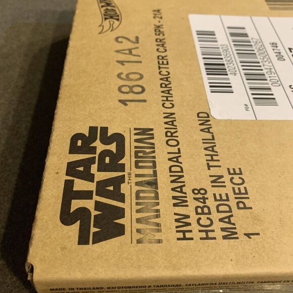 NEW Mandalorian HOT WHEELS Star Wars Yoda Character Cars 5 PACK - Picture 9 of 12